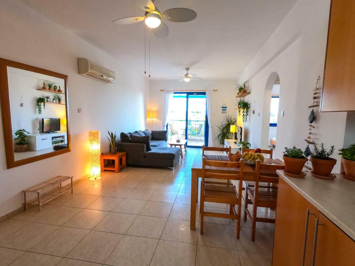 Ron'S Pergola Apartment Пафос Екстер'єр фото
